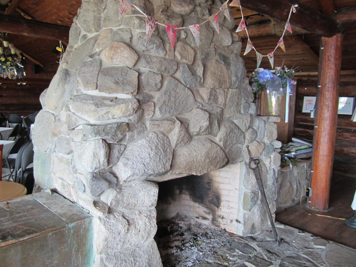 The Surf Lodge And Pub Gabriola Exterior photo